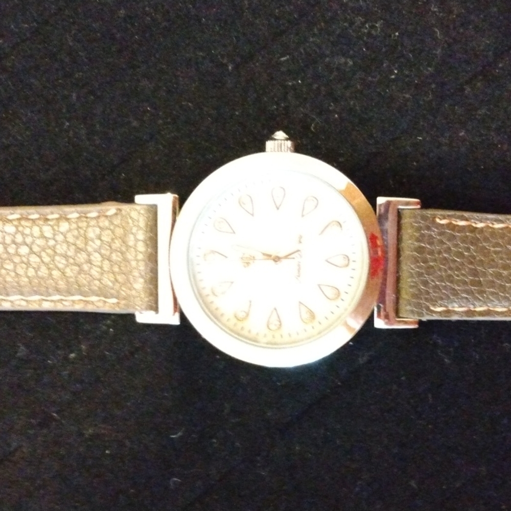 Premier Designs Watch. - Picture 6 of 8